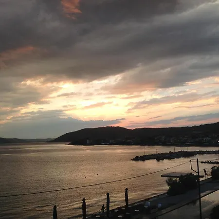 Iraklios- Fabulous Area- ,,,- Sea-view- Studios,,-38m2-just Call On The Photo Number, For Price, Vacancy Etc- Next To Vallis -20meters From Seaside!!! Agria