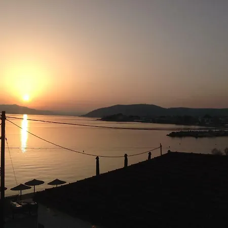 Iraklios- Fabulous Area- ,,,- Sea-view- Studios,,-38m2-just Call On The Photo Number, For Price, Vacancy Etc- Next To Vallis -20meters From Seaside!!! *